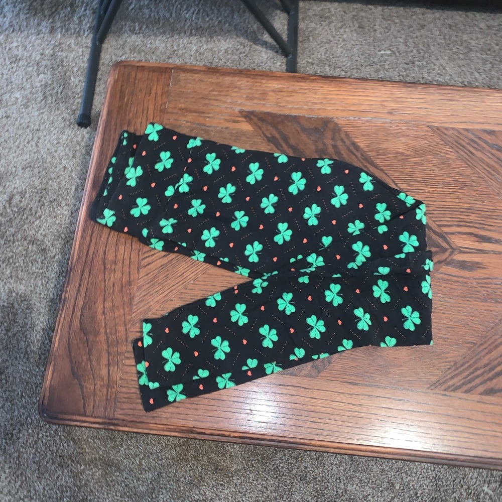 No Boundaries Black and shamrock print leggings